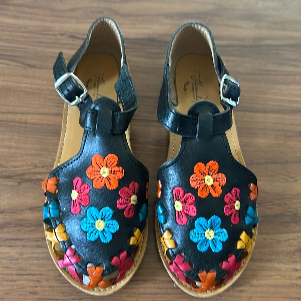 Mexican Huaraches multi colored Embroidered Size 3 USA (21)MX